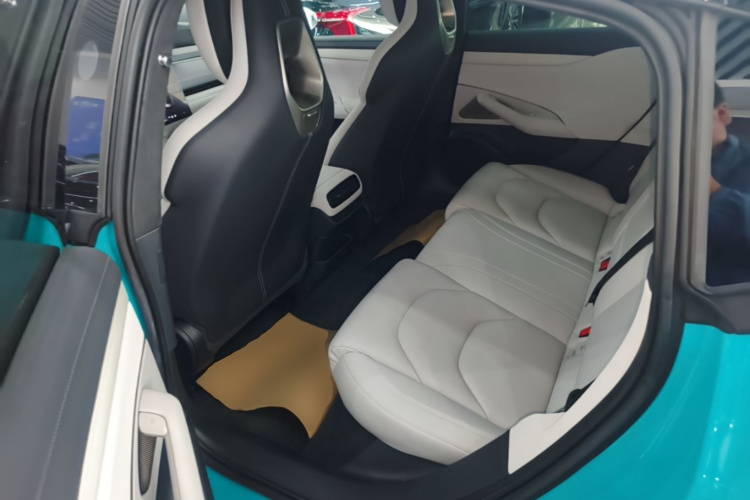 MI SU7 2025 car image #17