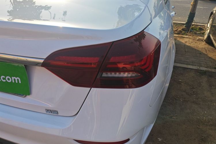 GEELY Emgrand 2022 immagine di auto #8