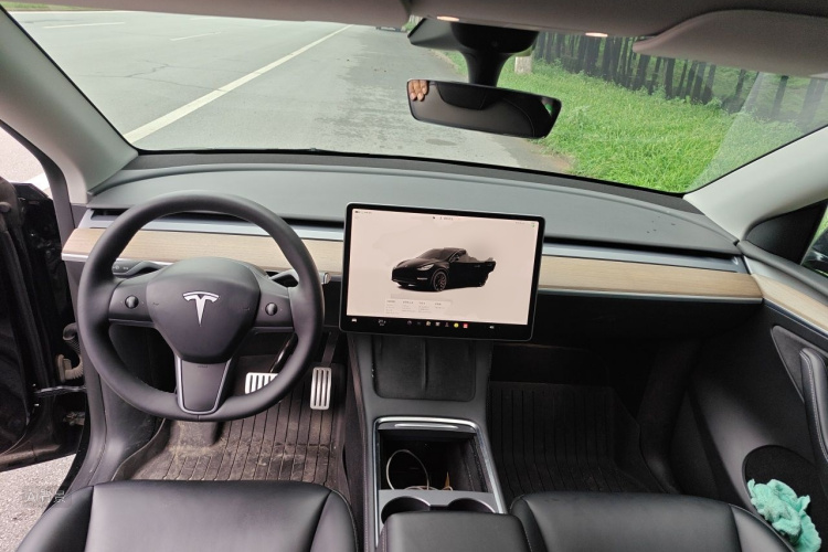 Tesla Model Y 2022 #11 Tesla Model Y 2022 car image #11