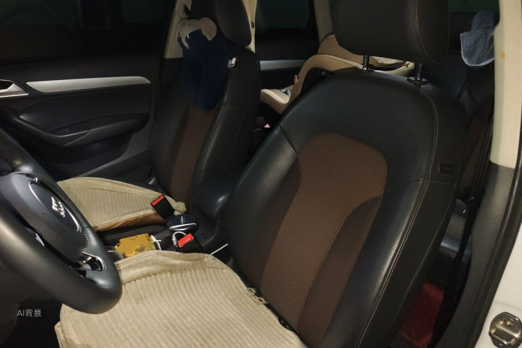 Audi Q3 2018 immagine di auto #17