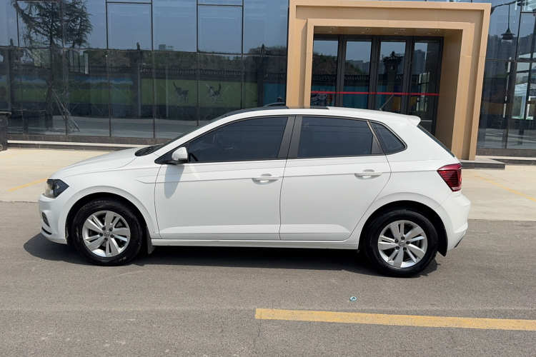 Volkswagen Polo 2021 car image #7