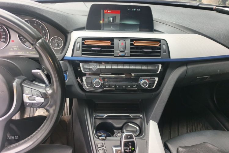 BMW 3 Series 2018 car image #15