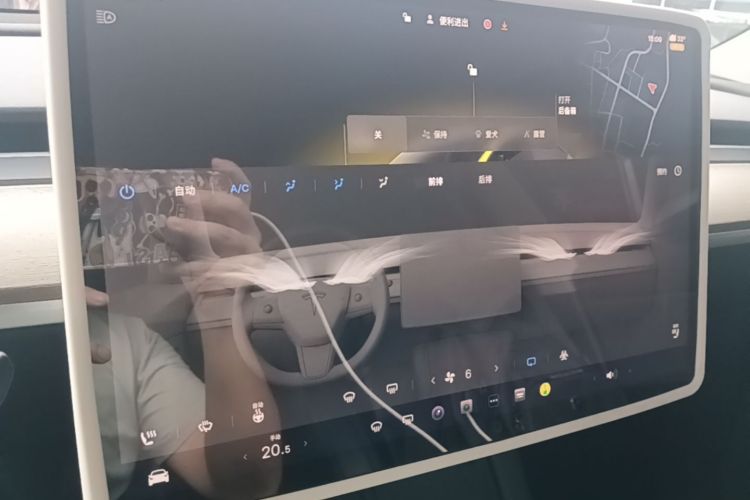 Tesla Model Y 2023 #13 Tesla Model Y 2023 car image #13