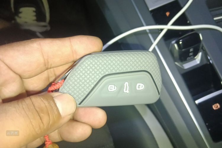 Volkswagen Golf 2021 car image #10