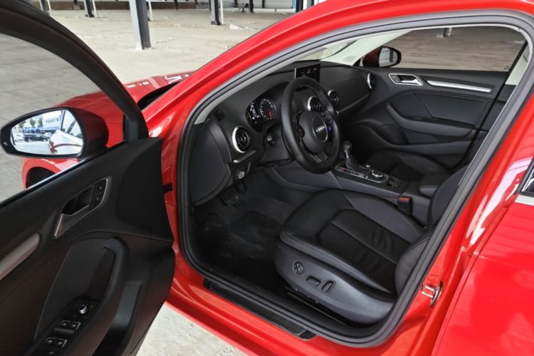 Audi A3 2016 car image #12