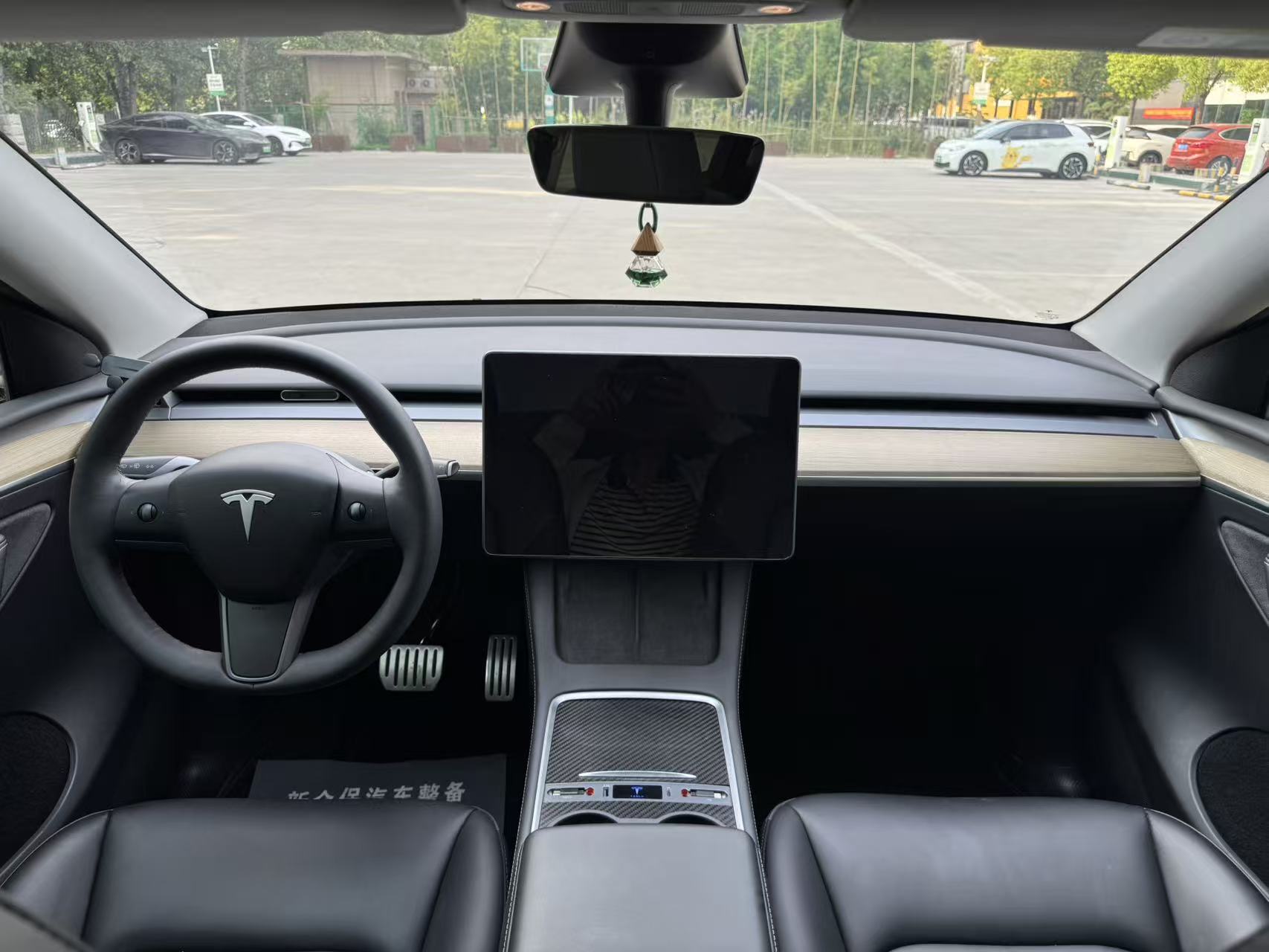 Tesla Model Y 2022 immagine di auto #9