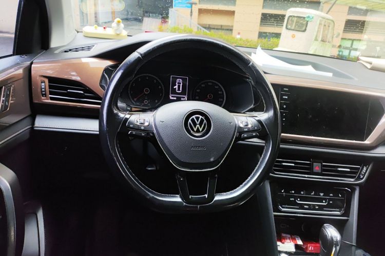 Volkswagen Tharu 2021 car image #15