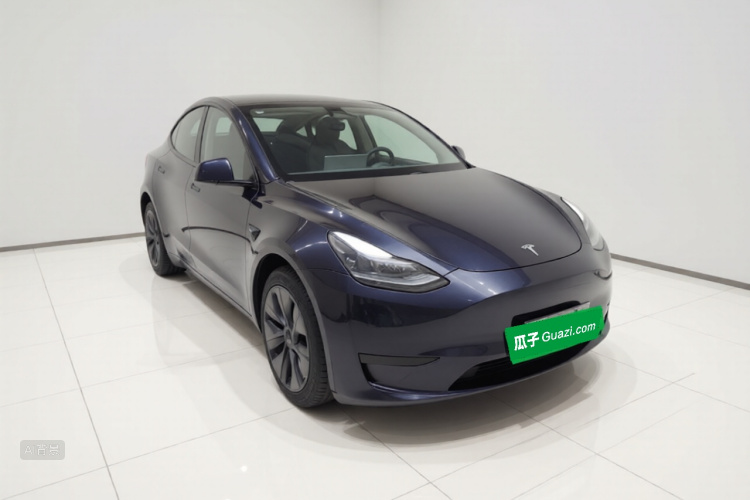 Tesla Model Y 2024 #4 Tesla Model Y 2024 immagine di auto #4