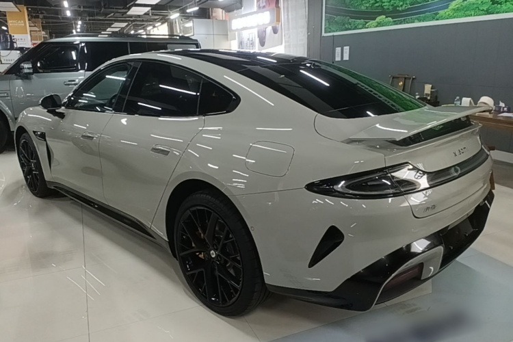 MI SU7 2025 car image #7