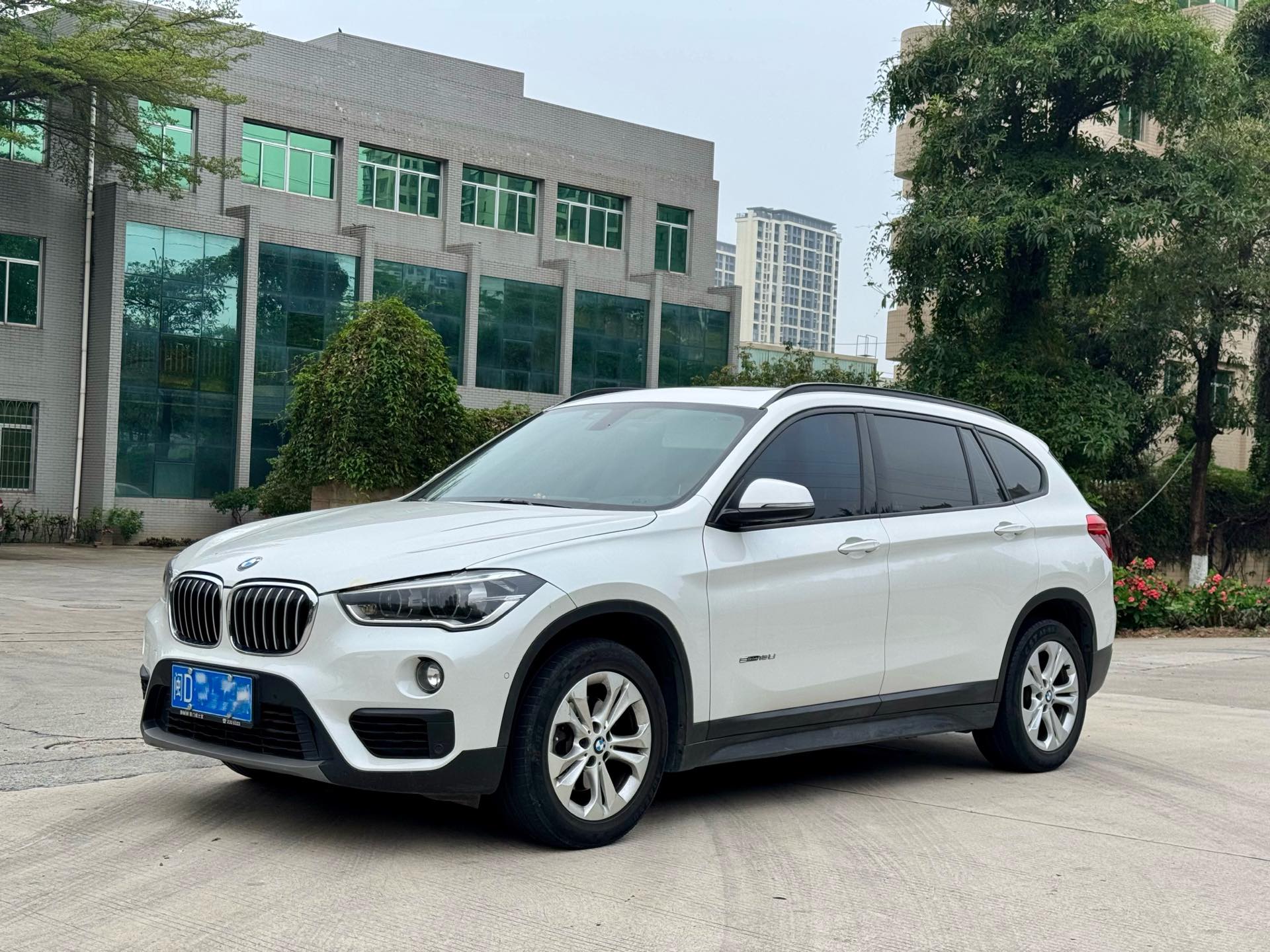 2017 2017 car image