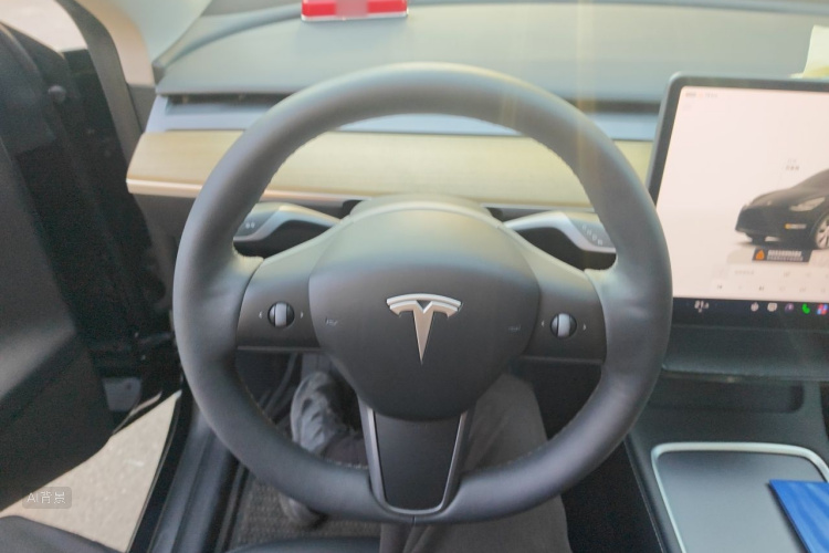 Tesla Model Y 2023 #12 Tesla Model Y 2023 car image #12