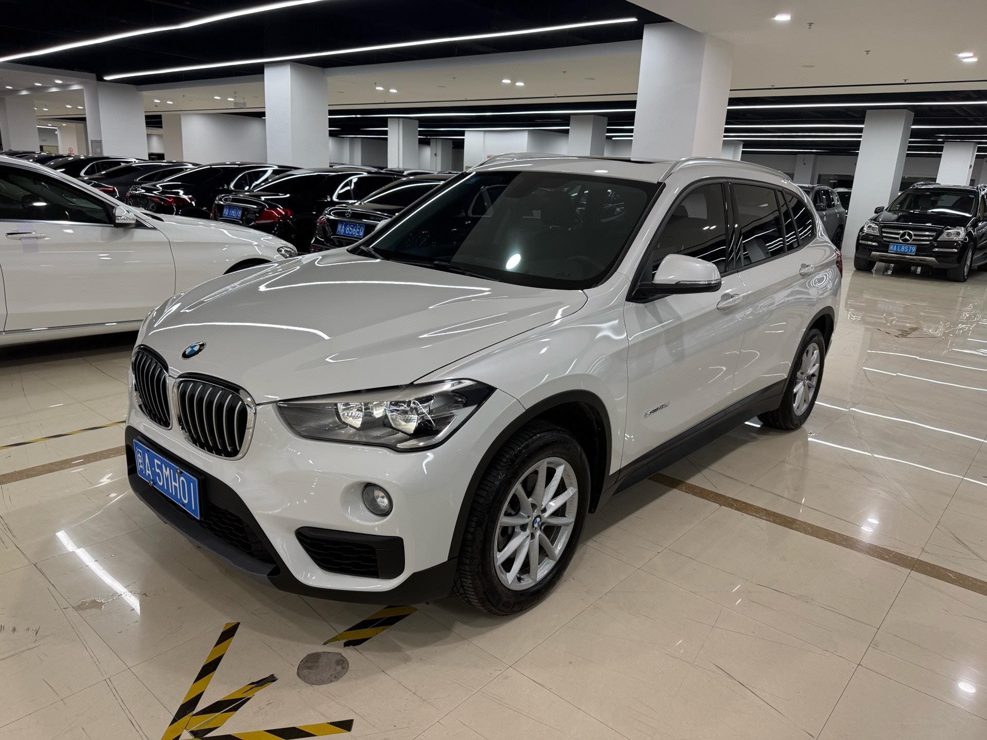 BMW X1 2018 BMW X1 2018 car image