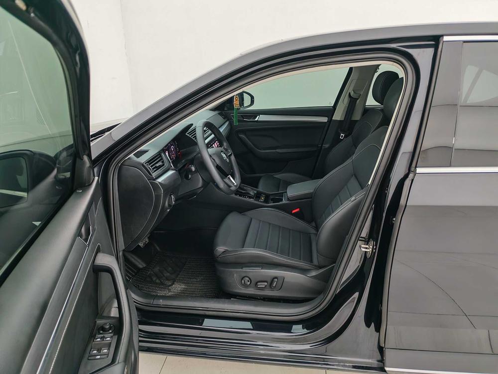 Skoda Superb 2024 imagem de carro #17