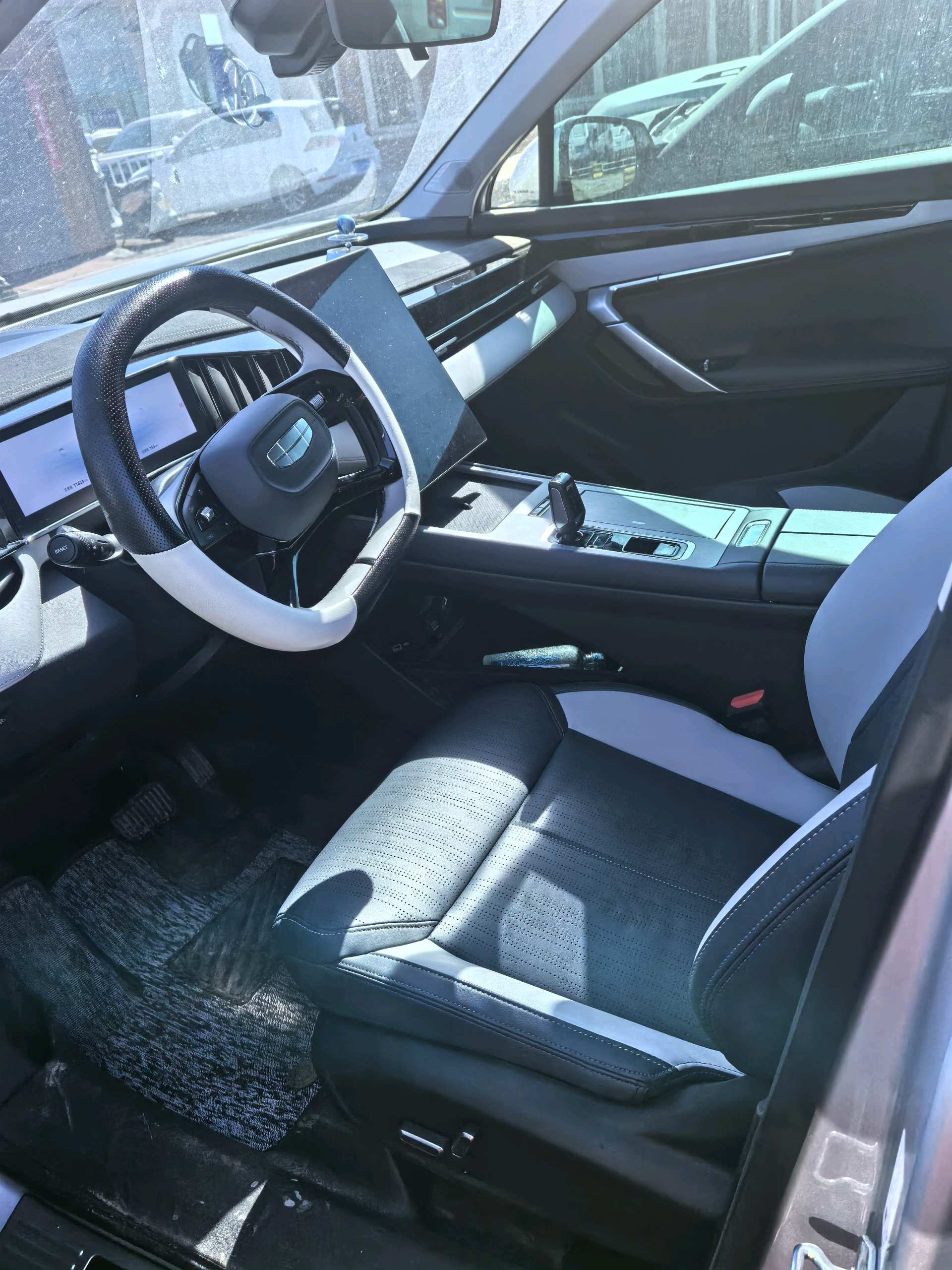 GEELY Boyue L 2024 car image #5