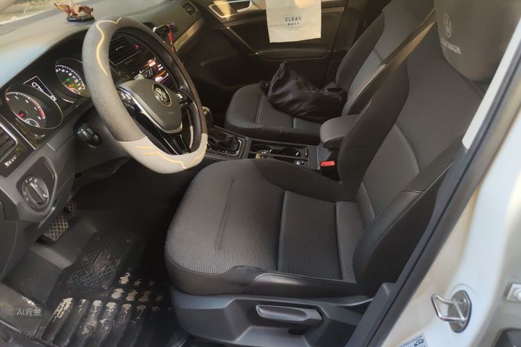 Volkswagen Golf 2019 imagem de carro #17