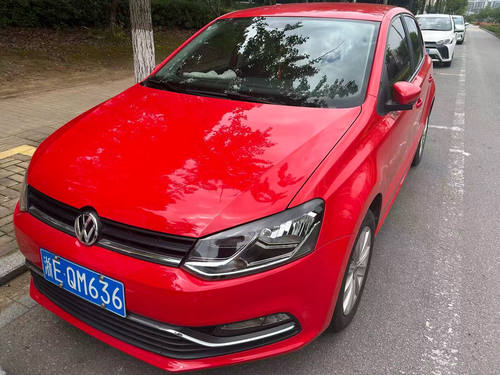 Volkswagen Polo 2015 Volkswagen Polo 2015 car image