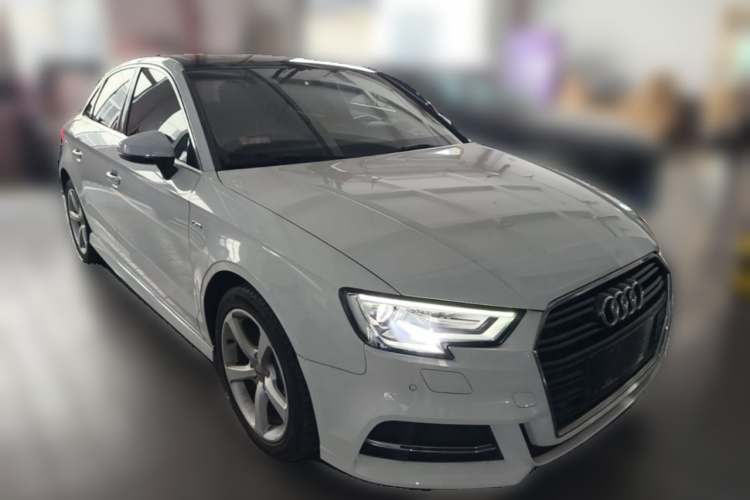 Audi A3 2018 car image #4