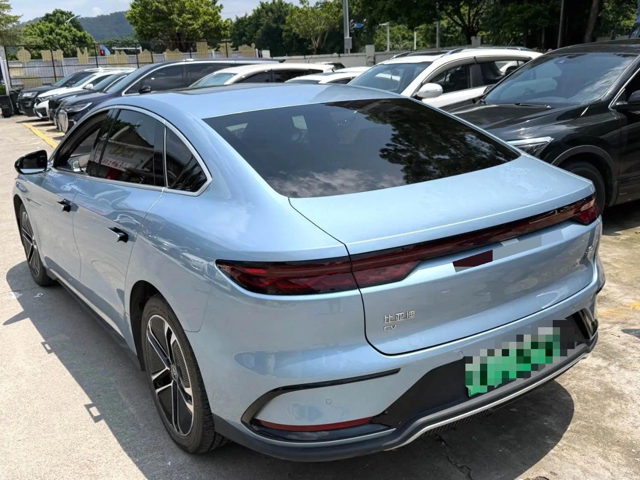 BYD Han 2024 #7 BYD Han 2024 car image #7