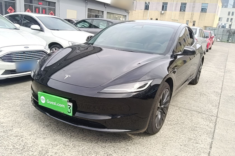 Tesla Model 3 2025 car image #2