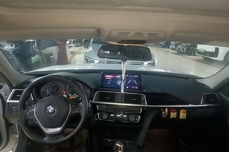 BMW 3 Series 2017 image de voiture #10