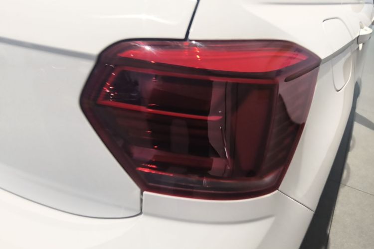Volkswagen Polo 2022 car image #8