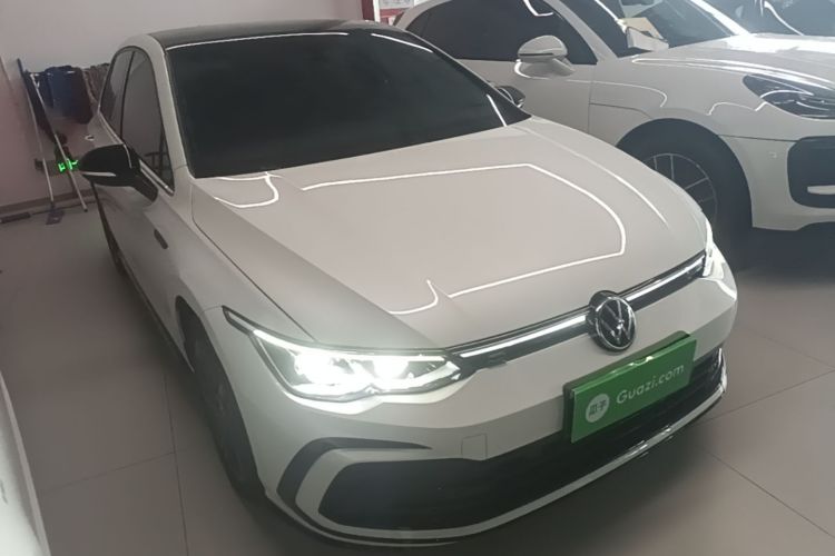 Volkswagen Golf 2023 car image #4