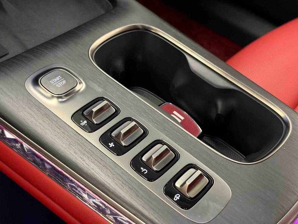 MI SU7 2025 imagem de carro #12