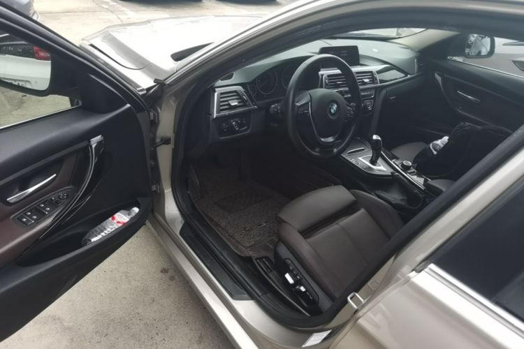 BMW 3 Series 2018 #16 BMW 3 Series 2018 car image #16