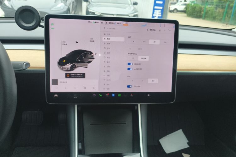 Tesla Model 3 2020 car image #13