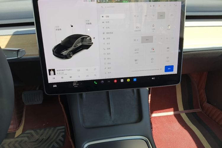 Tesla Model 3 2021 car image #13