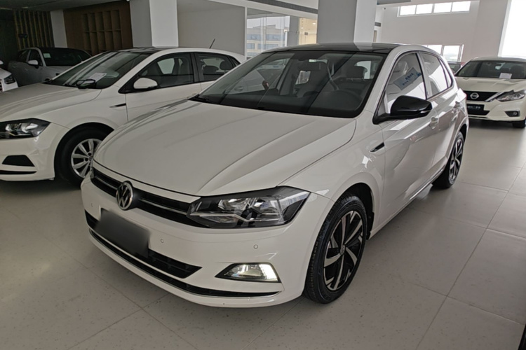 Volkswagen Polo 2020 car image #2