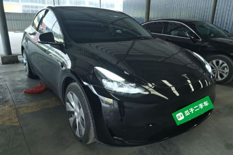 Tesla Model Y 2023 car image #4