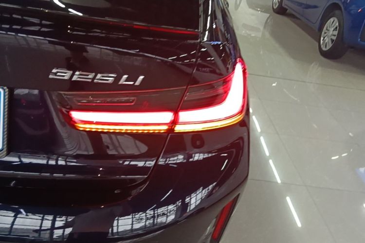 BMW 3 Series 2024 car image #8