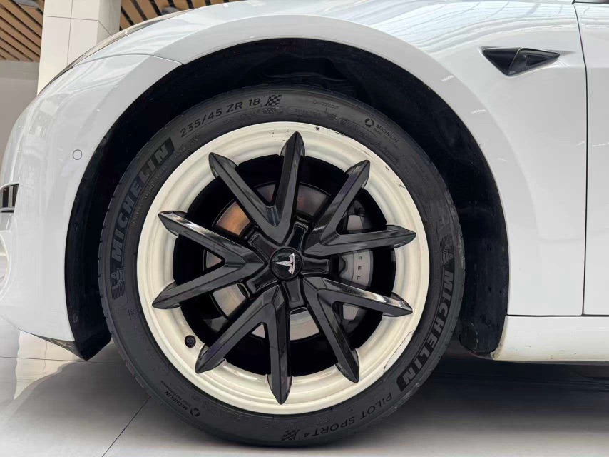 Tesla Model 3 2022 car image #22