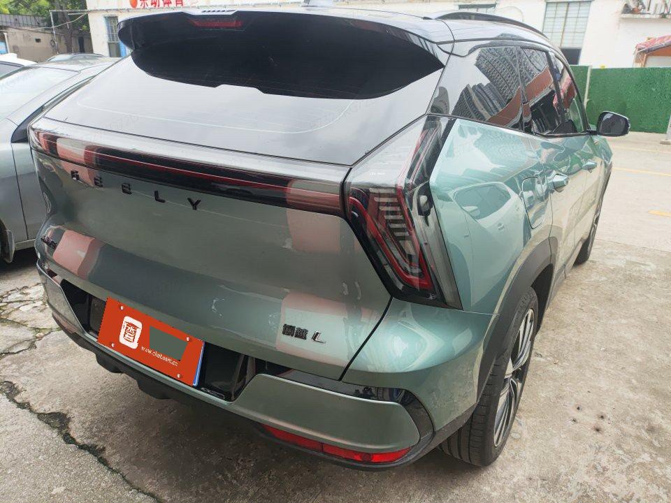 GEELY Boyue L 2025 car image #12