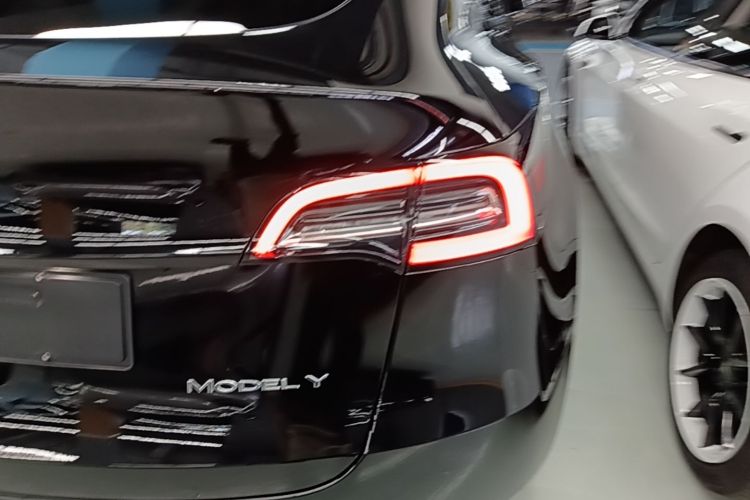 Tesla Model Y 2022 #8 Tesla Model Y 2022 immagine di auto #8