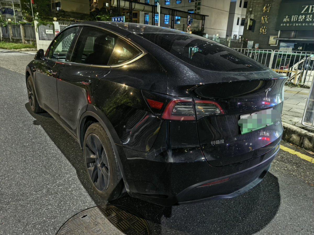 Tesla Model Y 2023 car image #5