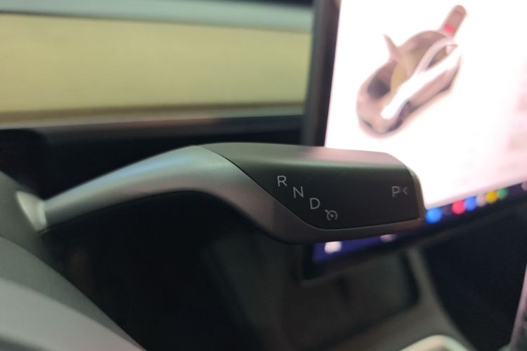 Tesla Model Y 2023 #14 Tesla Model Y 2023 immagine di auto #14