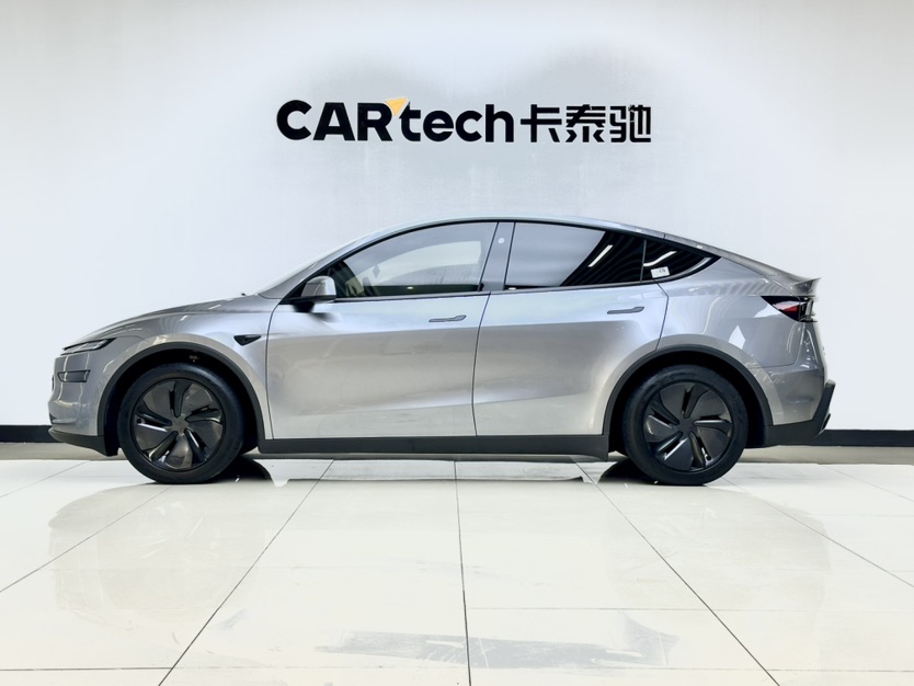 Tesla Model Y 2025 #5 Tesla Model Y 2025 car image #5
