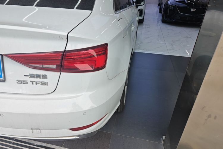 Audi A3 2018 car image #8