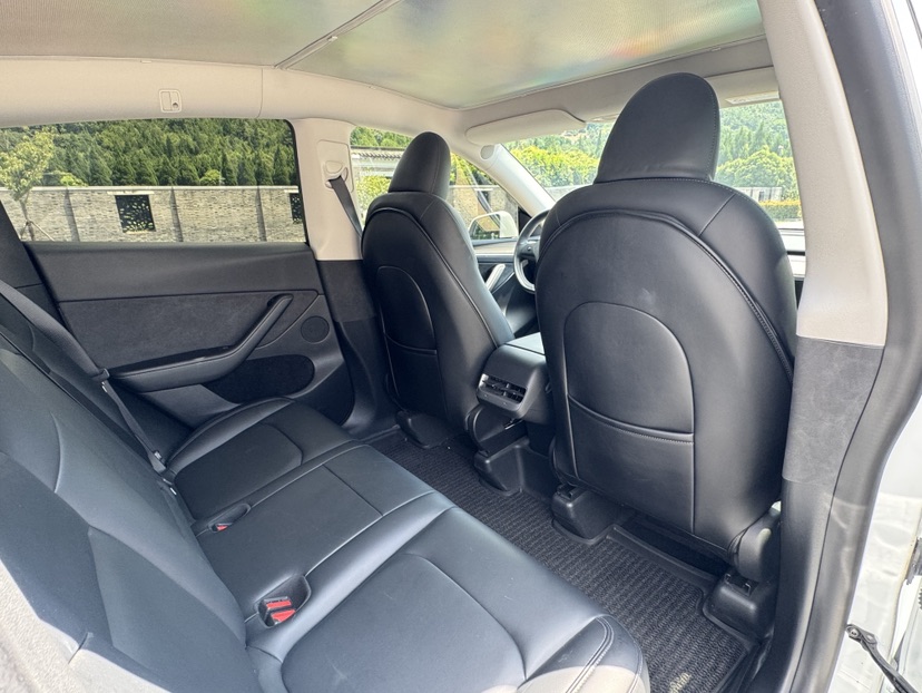 Tesla Model Y 2022 #5 Tesla Model Y 2022 car image #5
