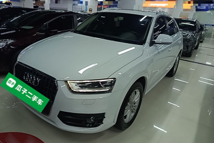 Audi Q3 2015 car image #2