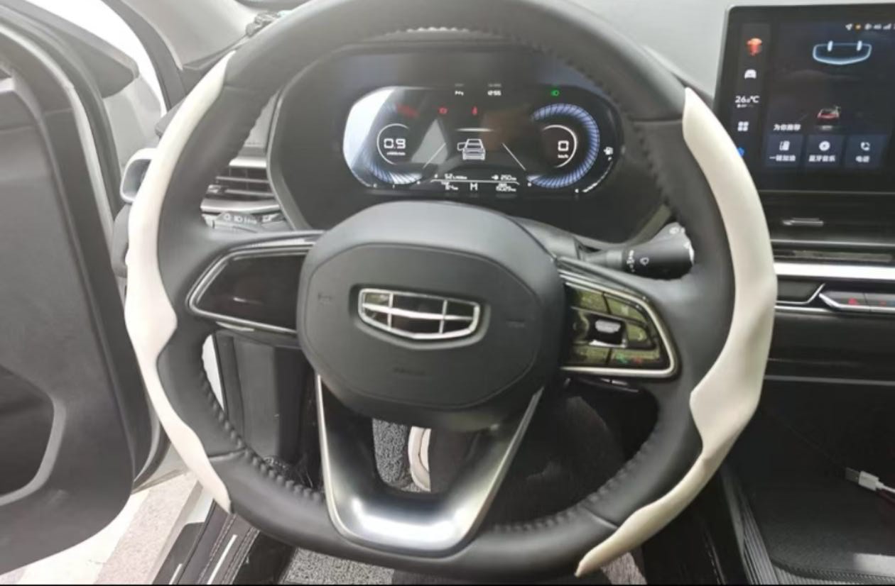 GEELY Emgrand 2024 car image #7