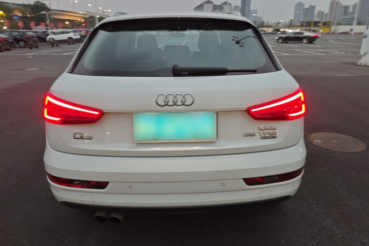 Audi Q3 2016 car image #6