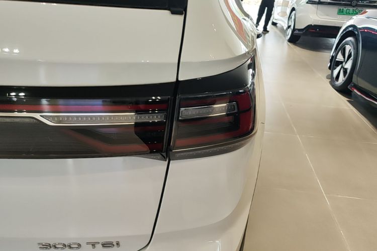 Volkswagen Tharu 2023 car image #8