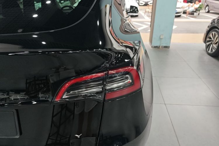 Tesla Model Y 2023 #8 Tesla Model Y 2023 car image #8