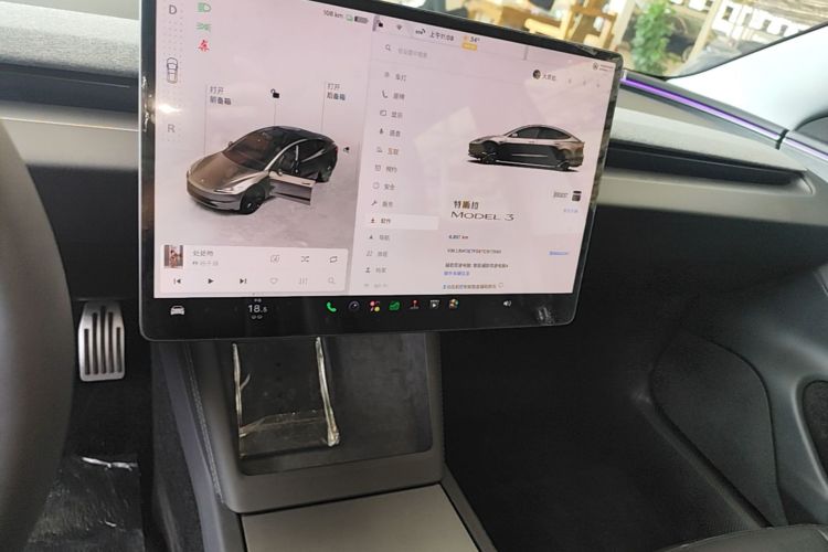 Tesla Model 3 2026 car image #13