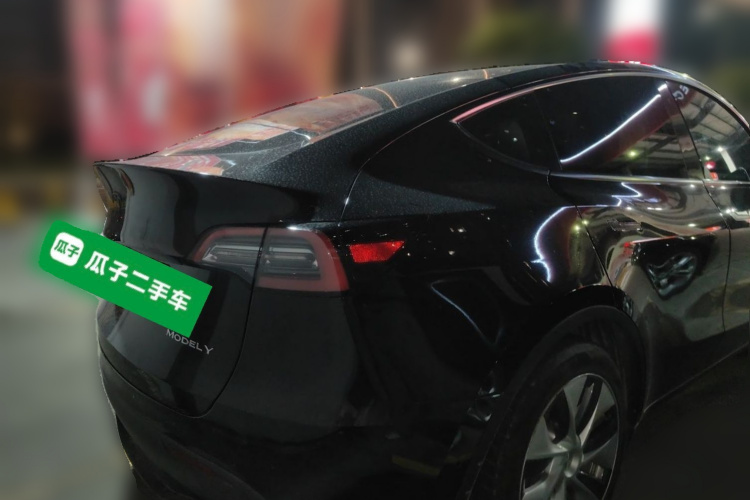 Tesla Model Y 2022 car image #5
