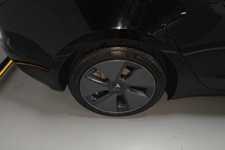 Tesla Model 3 2022 car image #10