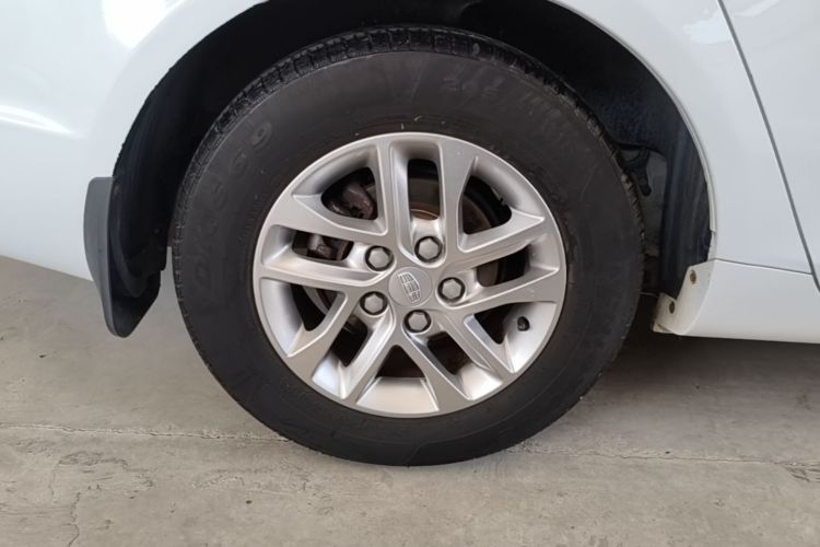 GEELY Emgrand 2017 car image #10